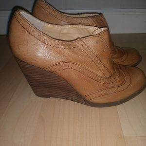 Steve Madden brogue wedges sz 8